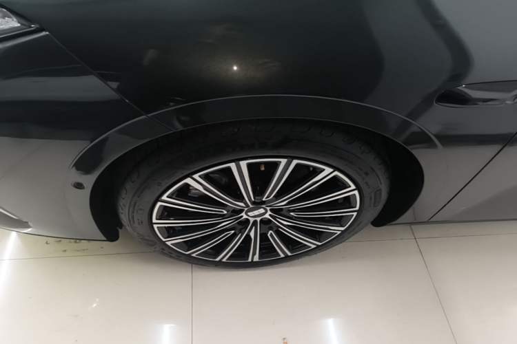 Used Geely Galaxy 8 2025 130km EM-P Starship Edition Left Front Wheel Hub