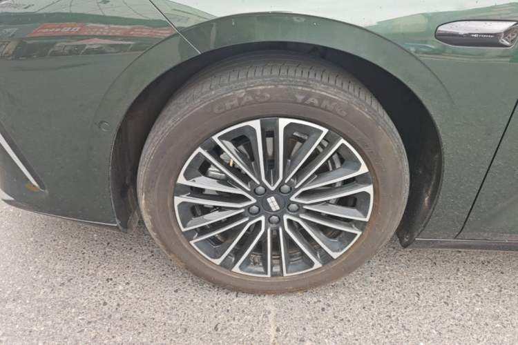 Used Geely Galaxy 8 2025 130km EM-i Prestige Edition Left Front Wheel Hub