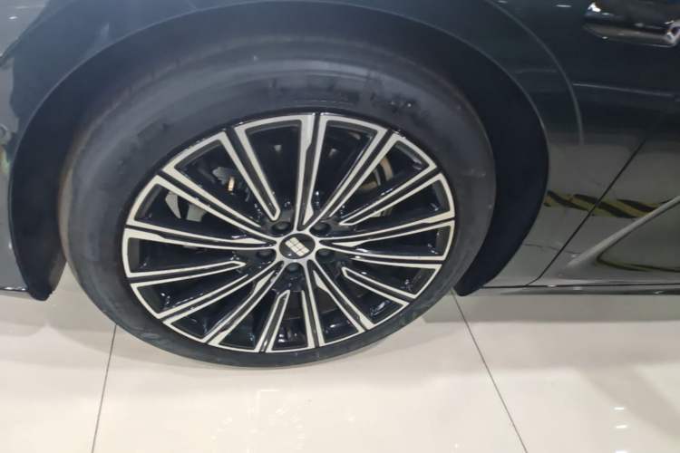 Used Geely Galaxy 8 2025 130km EM-P Starship Edition Left Front Wheel Hub