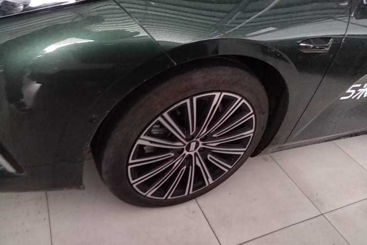 Used Geely Galaxy 8 2025 130km EM-P Starship Edition Left Front Wheel Hub