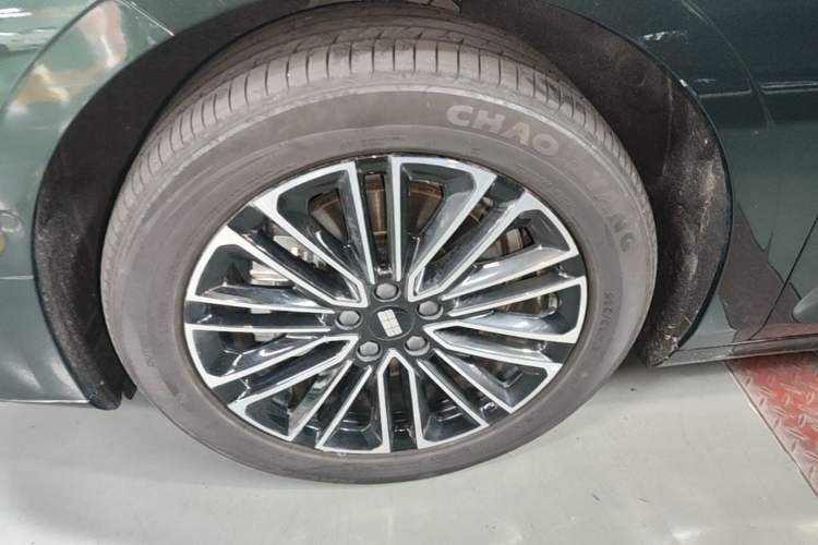Used Geely Galaxy 8 2025 130km EM-i Deluxe Edition Left Front Wheel Hub