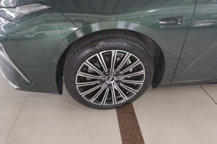Used Geely Galaxy 8 2025 130km EM-P Starship Edition Left Front Wheel Hub