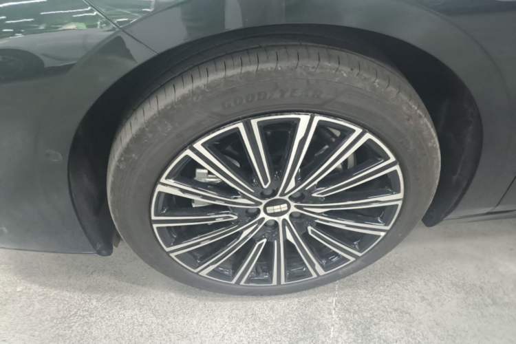 Used Geely Galaxy 8 2025 130km EM-P Starship Edition Left Front Wheel Hub