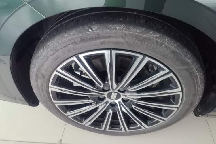 Used Geely Galaxy 8 2025 130km EM-P Starship Edition Left Front Wheel Hub