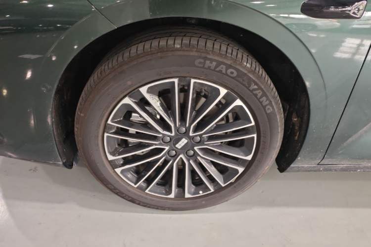 Used Geely Galaxy 8 2025 130km EM-i Prestige Edition Left Front Wheel Hub
