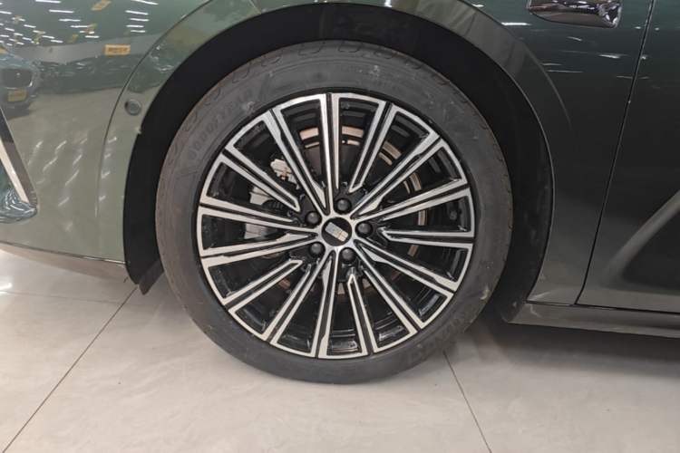 Used Geely Galaxy 8 2025 130km EM-P Starship Edition Left Front Wheel Hub