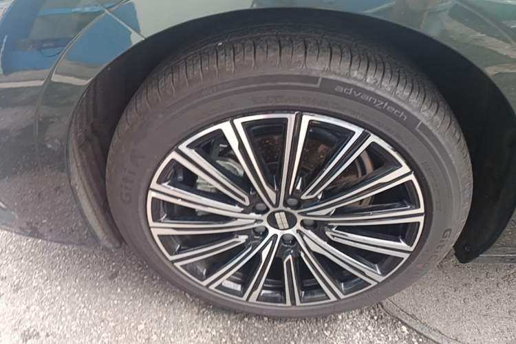 Used Geely Galaxy 8 2025 130km EM-i Flagship Edition Left Front Wheel Hub