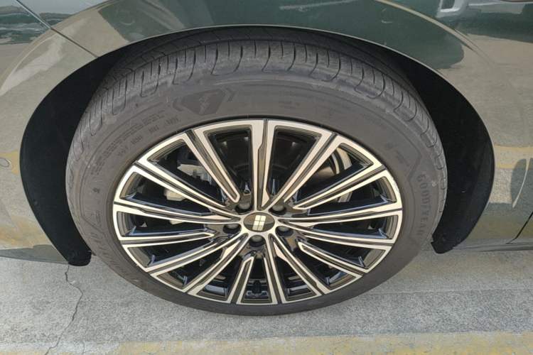 Used Geely Galaxy 8 2025 130km EM-P Starship Edition Left Front Wheel Hub
