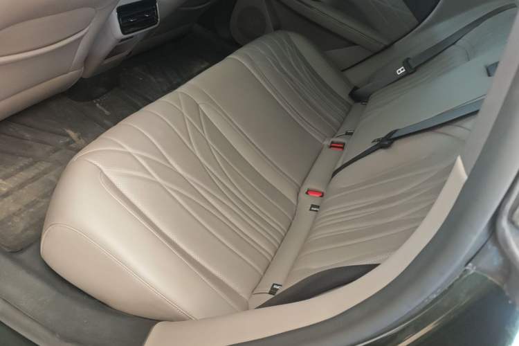 Used Geely Galaxy 8 2025 130km EM-P Starship Edition Left Rear Seat