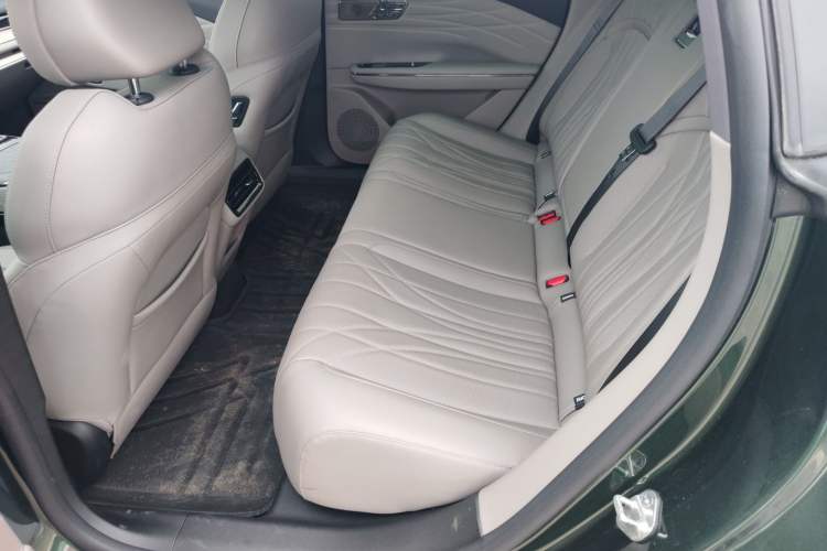 Used Geely Galaxy 8 2025 130km EM-i Flagship Edition Left Rear Seat