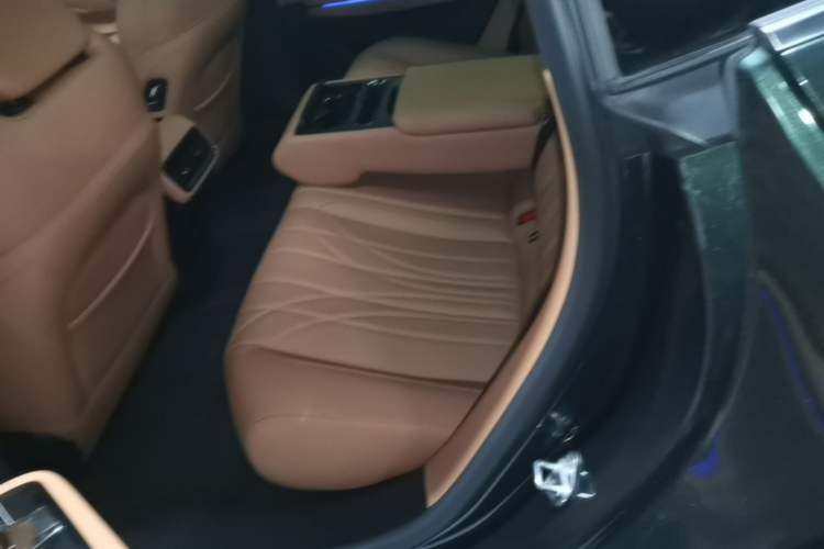 Used Geely Galaxy 8 2025 130km EM-i Flagship Edition Left Rear Seat