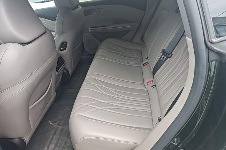 Used Geely Galaxy 8 2025 130km EM-P Starship Edition Left Rear Seat