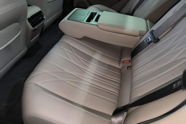 Used Geely Galaxy 8 2025 130km EM-P Starship Edition Left Rear Seat
