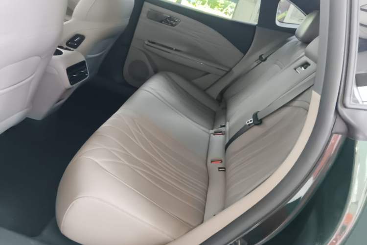 Used Geely Galaxy 8 2025 130km EM-P Starship Edition Left Rear Seat