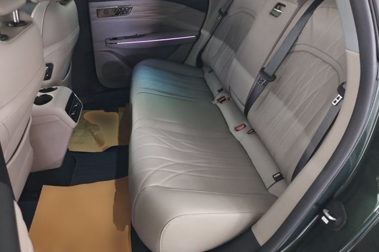 Used Geely Galaxy 8 2025 130km EM-i Prestige Edition Left Rear Seat