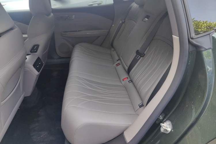 Used Geely Galaxy 8 2025 130km EM-P Starship Edition Left Rear Seat