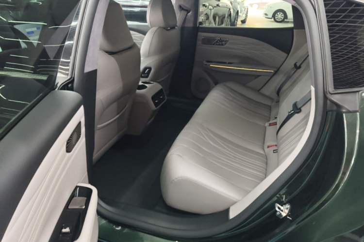 Used Geely Galaxy 8 2025 130km EM-P Starship Edition Left Rear Seat