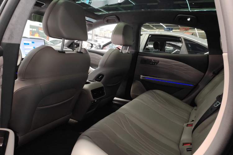 Used Geely Galaxy 8 2025 130km EM-P Starship Edition Left Rear Seat