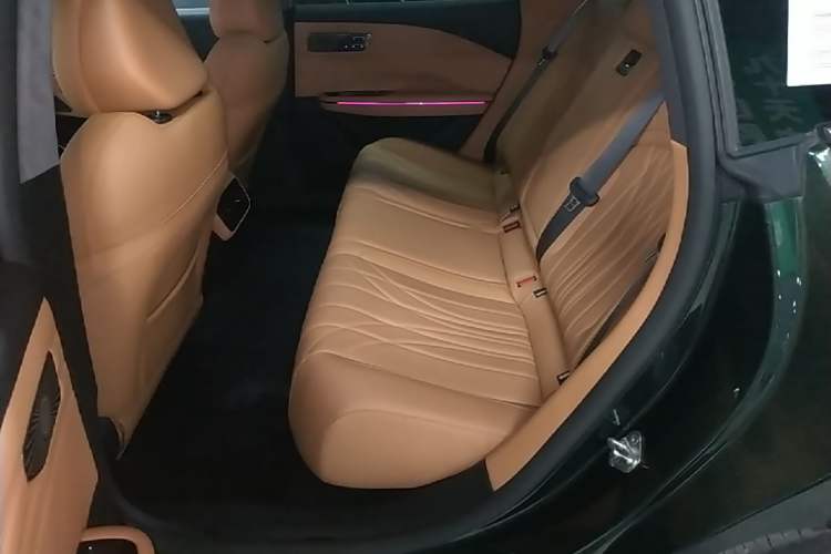 Used Geely Galaxy 8 2025 130km EM-P Starship Edition Left Rear Seat