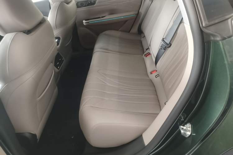 Used Geely Galaxy 8 2025 130km EM-i Deluxe Edition Left Rear Seat