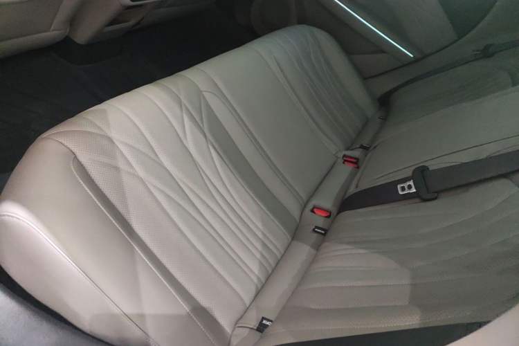 Used Geely Galaxy 8 2025 130km EM-P Starship Edition Left Rear Seat