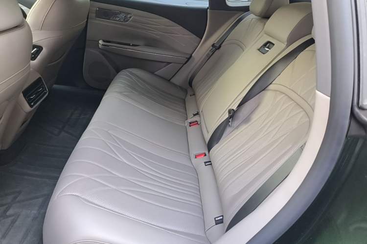 Used Geely Galaxy 8 2025 130km EM-P Starship Edition Left Rear Seat