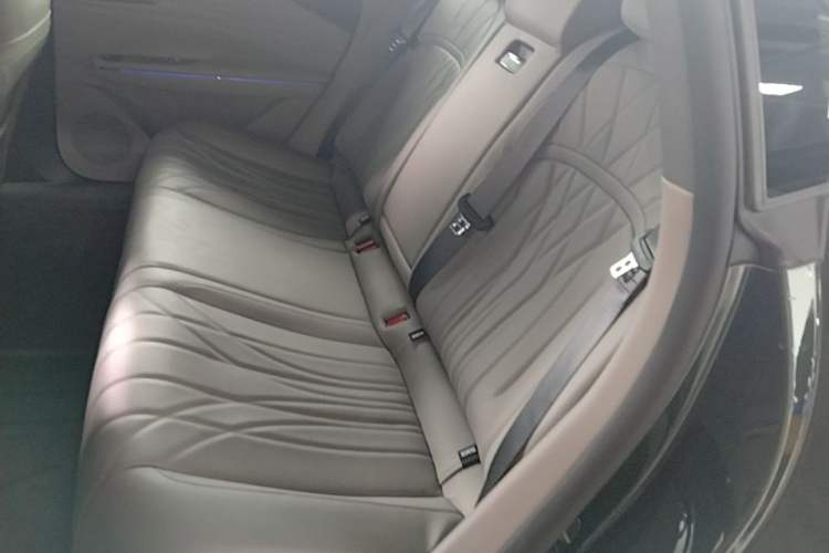 Used Geely Galaxy 8 2025 130km EM-P Starship Edition Left Rear Seat