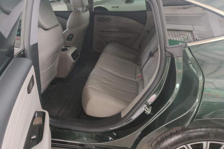 Used Geely Galaxy 8 2025 130km EM-P Starship Edition Left Rear Seat