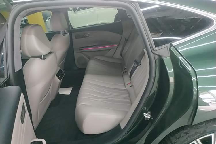 Used Geely Galaxy 8 2025 130km EM-P Starship Edition Left Rear Seat