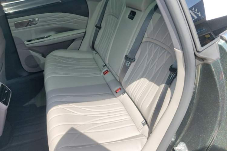 Used Geely Galaxy 8 2025 130km EM-P Starship Edition Left Rear Seat