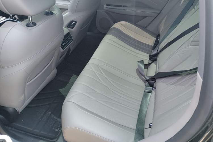 Used Geely Galaxy 8 2025 130km EM-P Starship Edition Left Rear Seat