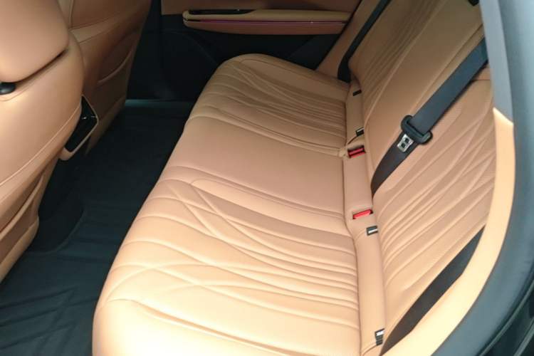 Used Geely Galaxy 8 2025 130km EM-P Starship Edition Left Rear Seat