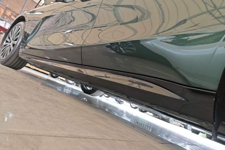 Used Geely Galaxy 8 2025 130km EM-P Starship Edition Left Side Sill