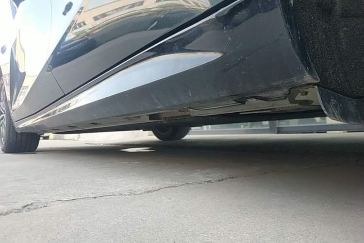 Used Geely Galaxy 8 2025 130km EM-i Prestige Edition Left Side Sill