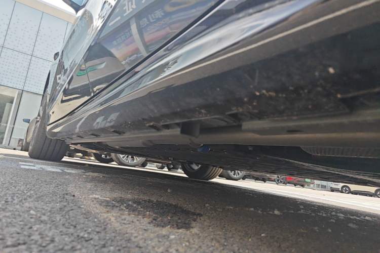 Used Geely Galaxy 8 2025 130km EM-P Starship Edition Left Side Sill