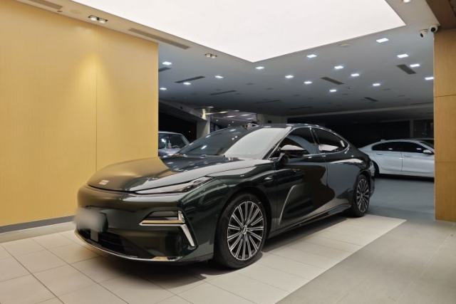 Used Geely Galaxy 8 2025 130km EM-P Starship Edition