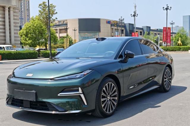 Used Geely Galaxy 8 2025 130km EM-P Starship Edition