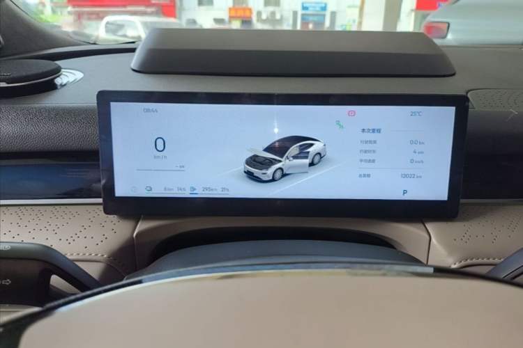 Used Geely Galaxy 8 2025 130km EM-P Starship Edition Odometer Close Up