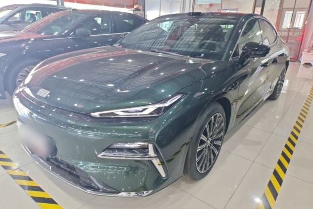 Used Geely Galaxy 8 2025 130km EM-P Starship Edition