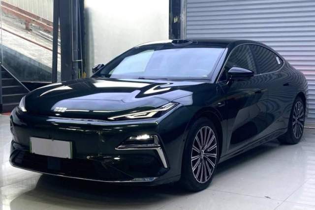 Used Geely Galaxy 8 2025 130km EM-P Starship Edition