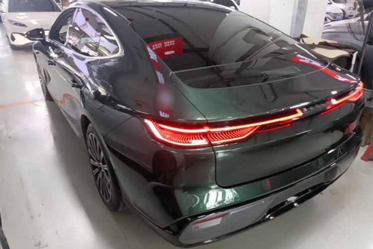 Used Geely Galaxy 8 2025 130km EM-P Starship Edition Rear Left 45 Deg