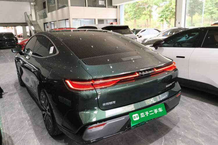 Used Geely Galaxy 8 2025 130km EM-P Starship Edition Rear Left 45 Deg