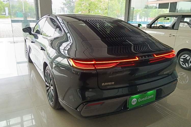 Used Geely Galaxy 8 2025 130km EM-P Starship Edition Rear Left 45 Deg