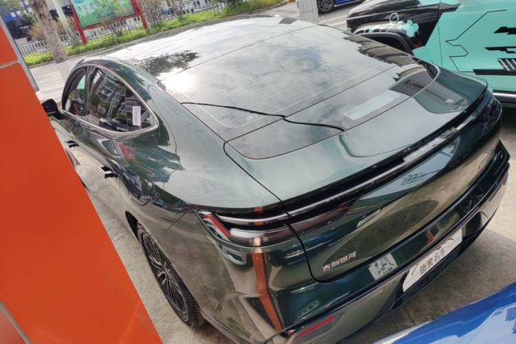 Used Geely Galaxy 8 2025 130km EM-i Prestige Edition Rear Left 45 Deg