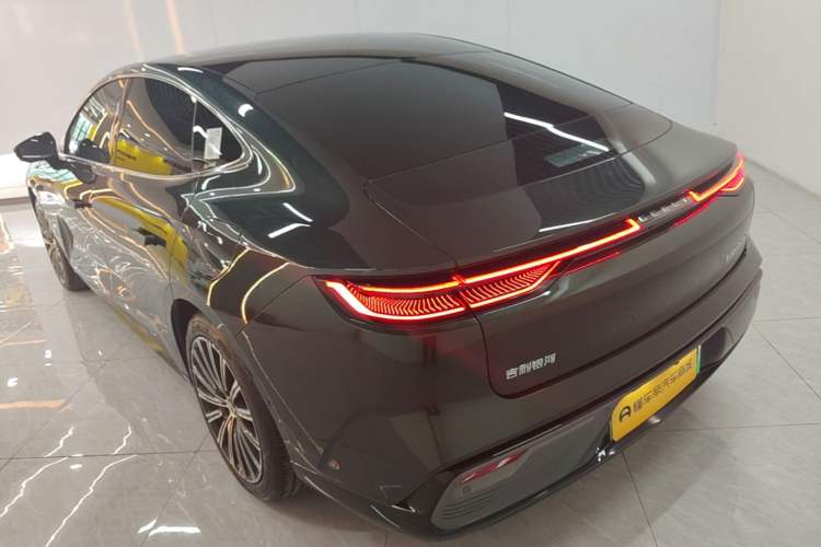 Used Geely Galaxy 8 2025 130km EM-P Starship Edition Rear Left 45 Deg