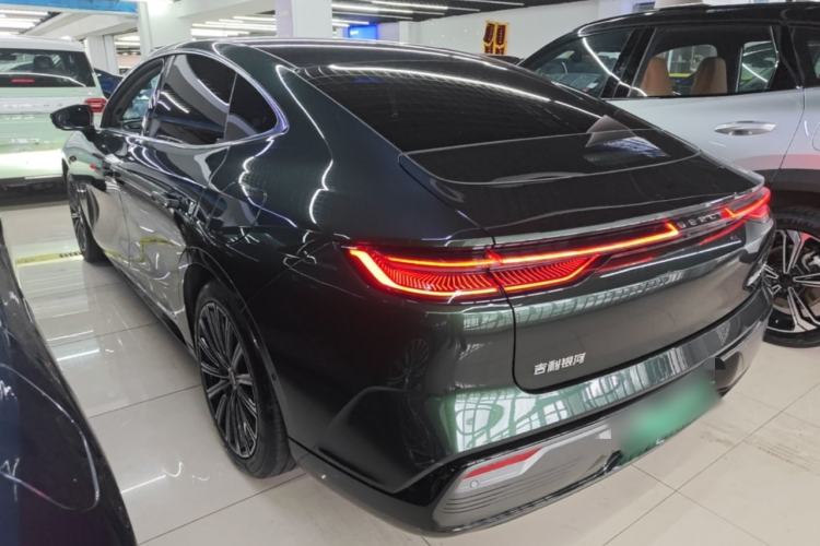 Used Geely Galaxy 8 2025 130km EM-P Starship Edition Rear Left 45 Deg