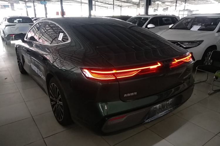Used Geely Galaxy 8 2025 130km EM-P Starship Edition Rear Left 45 Deg