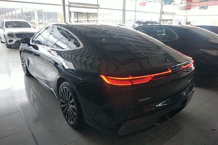 Used Geely Galaxy 8 2025 130km EM-P Starship Edition Rear Left 45 Deg