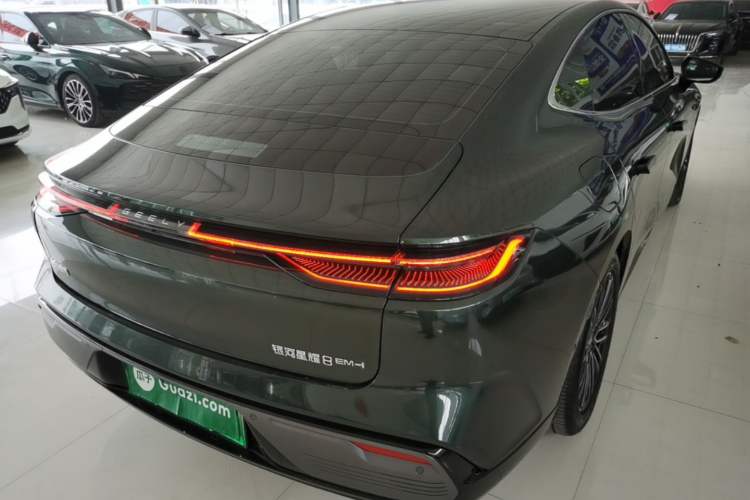 Used Geely Galaxy 8 2025 130km EM-i Prestige Edition Rear Right 45 Deg