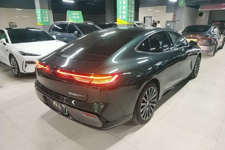Used Geely Galaxy 8 2025 130km EM-P Starship Edition Rear Right 45 Deg